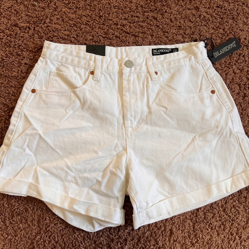 BLANKNYC Women's White Denim‎ Mom Shorts High Rise Cuffed Hem Size 28 NWT